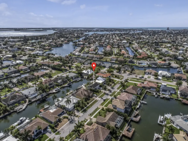 Canalfront Home with Pool, Hot Tub and Dock in Marco island